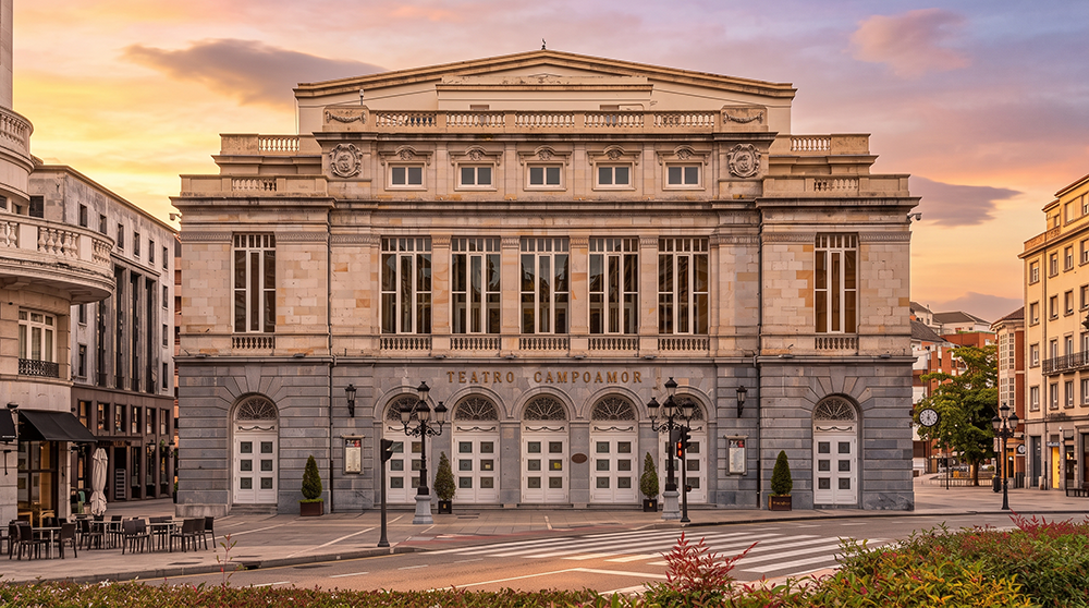 Fachada monumental del Teatro Campoamor de Oviedo